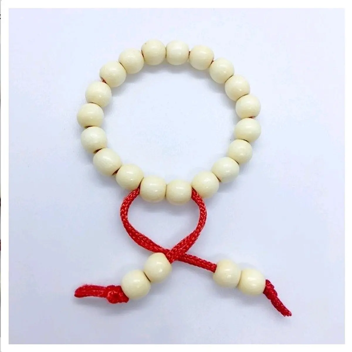 2 chiếc vòng dâu tằm cho bé