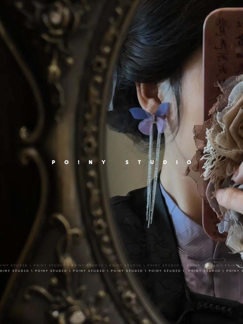 Product Introduction of Super Fairy Purple Butterfly Tassel Earrings for Women, Niche Design, High-end Light Luxury, Elegant Ear Clips for Non-pierced Ears 3