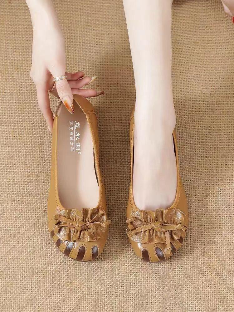 Product Introduction of Giày Lười Cho Mẹ Gommino, Da Thật, Đế Mềm, Thích Hợp Cho Mùa Lò Xo Và Mùa Thu, Giày Mũi Thấp Phẳng Đầu Tròn Gót Bê, Dành Cho Nữ, Hàng Mới Về Năm 2023 Shoes 23