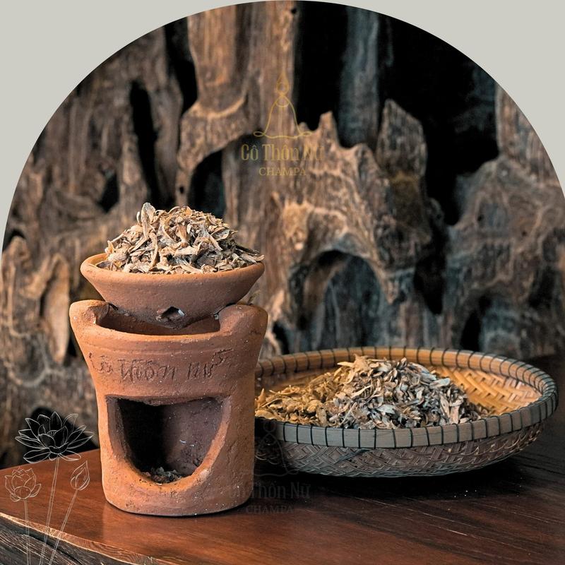 Vụn Trầm Hương Nguyên Chất - túi 50gram - tặng Thêm 1 lò xông + 1 túi bột trầm nhỏ + 1 cái nụ trầm trơn