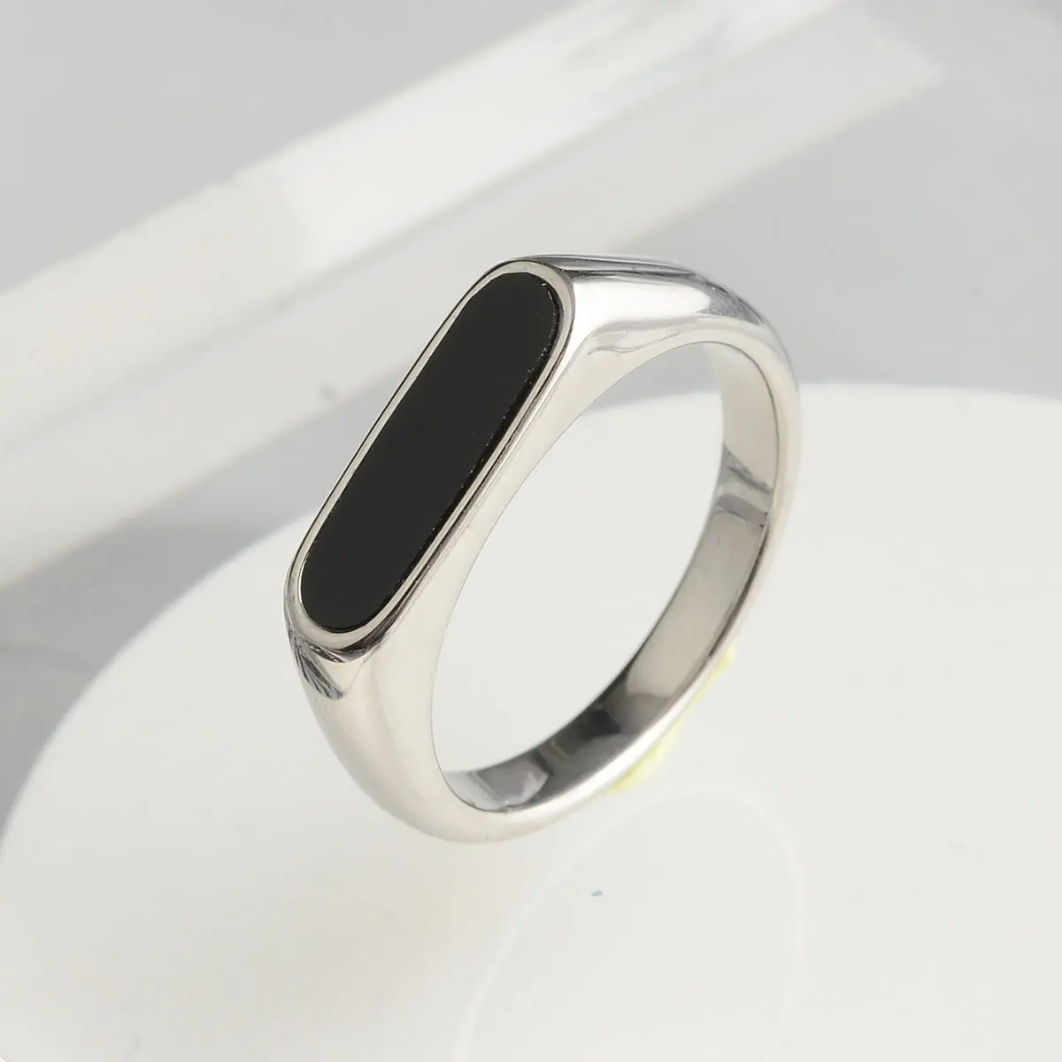 Cincin Onic  Keluli Titanium, onyn ring dengan Elemen Geometri Akrilik, Gaya Fesyen Perancis, Cincin Emas 18K