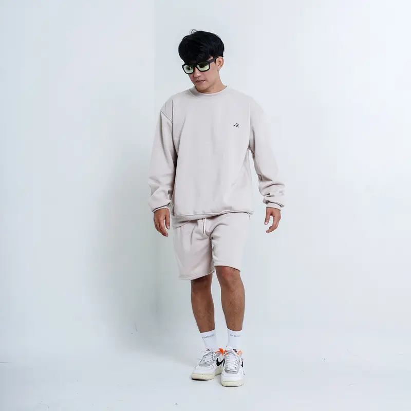 Satu Stel Crewneck Broadshort BM Pria Wanita 2