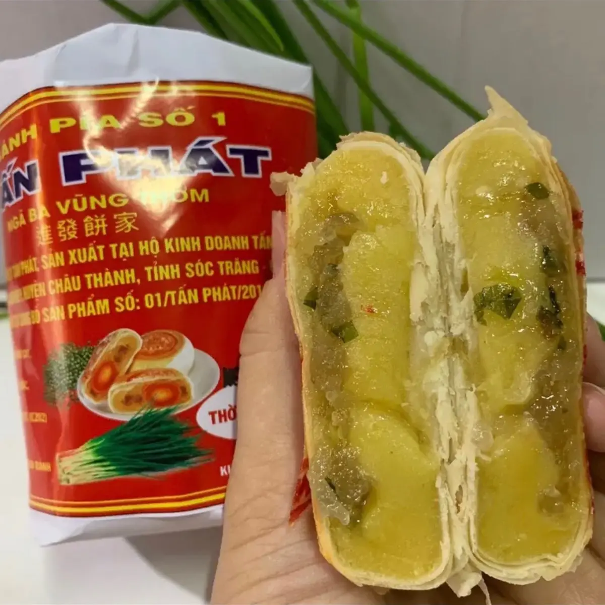 COMBO 1 CÂY BÁNH PIA  ĐẬU MỠ HÀNH -goi giấy xưa Tấn Phát 1 cây :400g:4 cai