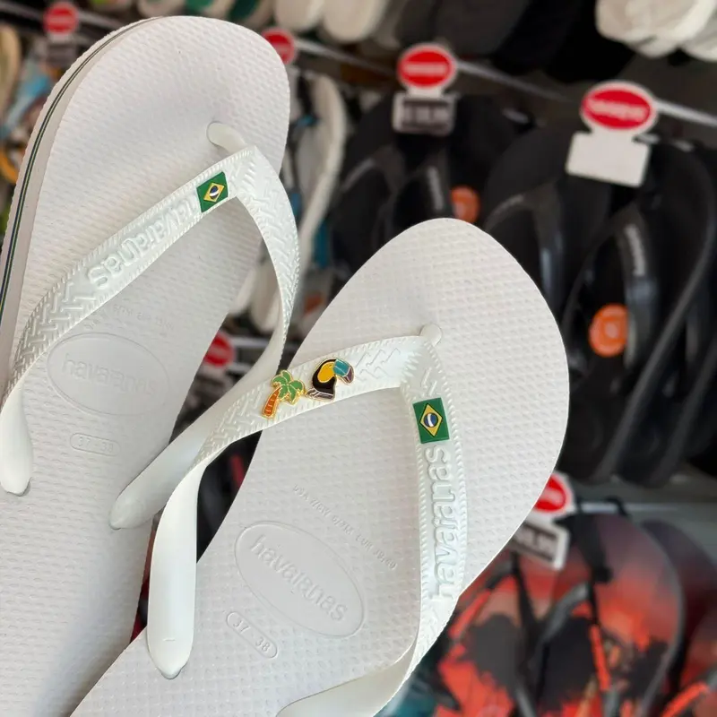Havaianas Brasil + Pin Tucano e Coqueiro