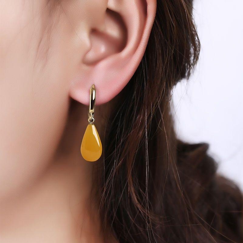 Product Introduction of New Year Style Amber Earrings Ancient Style Cheongsam Amber Earrings Pure Natural Elegant High-end Women's Earrings Autumn Winter 9