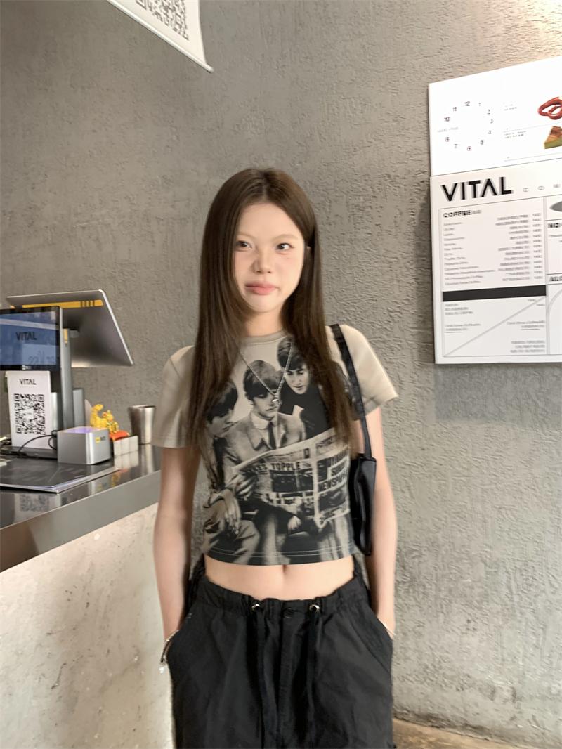 Product Introduction of Round Neck Short Sleeve T-Shirt Summer New Slim Fit Flattering Versatile Short Top Casual Women's Fashion Versatile Personality Hot Girl Korean Style Clothing 9