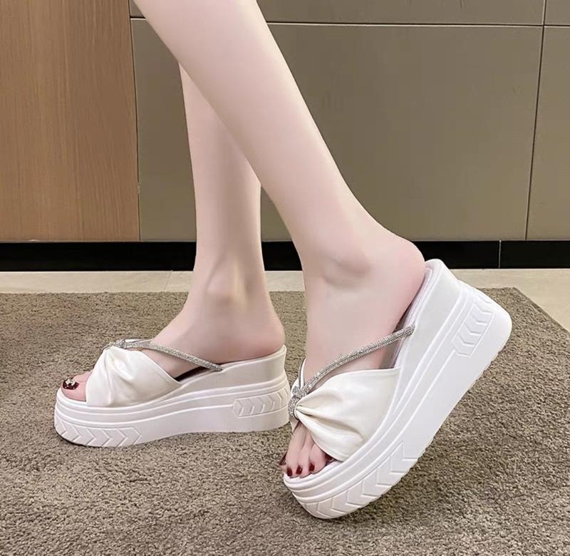 Product Introduction of DÉP XUỒNG NƠ THẮT XOÀN TRẺ TRUNG 15
