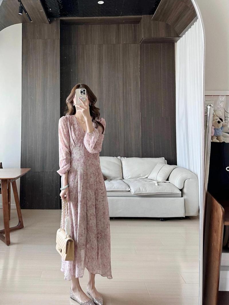 Product Introduction of Váy Hoa Cổ Chữ V Cổ Điển Bó Sát Dành Cho Nữ, Bộ Sưu Tập Mùa Xuân 4