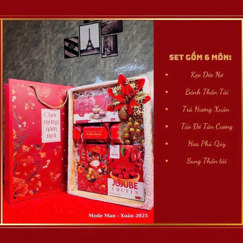 Hộp Quà Tết 2025 Sang Trọng - Set 4 Món, Bao Gồm Trà Hoa Liên, Kẹo Dẻo 4 Mùa, Bánh Quy Bơ, Nho Khô, Túi Đựng, Khay, Hoa Trang Trí - Snack, Chua