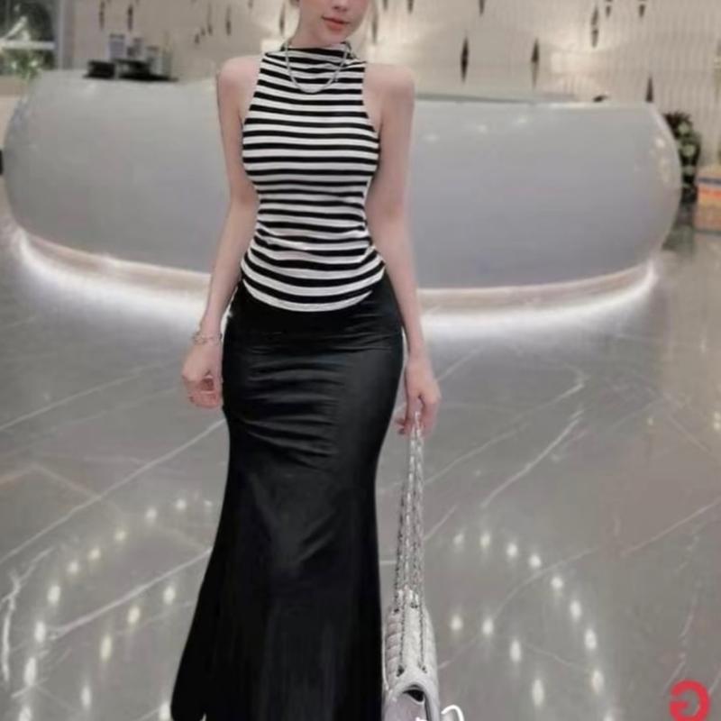 Áo cổ lọ cao thiết kế khoét nách nhún eo dáng ôm body - Nữ - Top Women 1