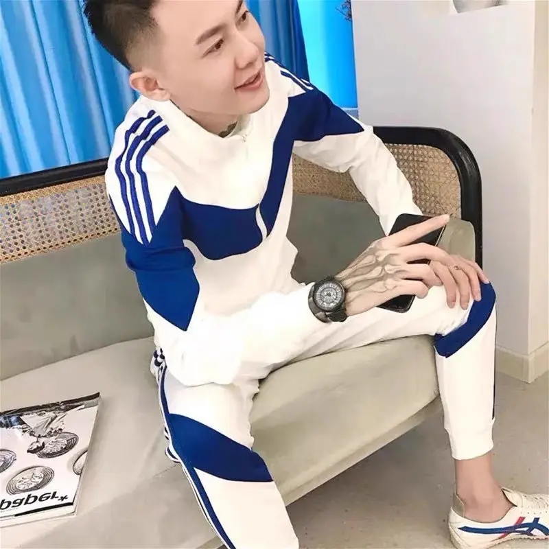 Bộ thu đông phối chéo được làm từ chất vải poly 2 da bề mặt vải mịn , có độ co giãn nhẹ . Có thể giặt tay giặt máy thoải mái không sợ bông xù . Đủ size từ 48-82 3