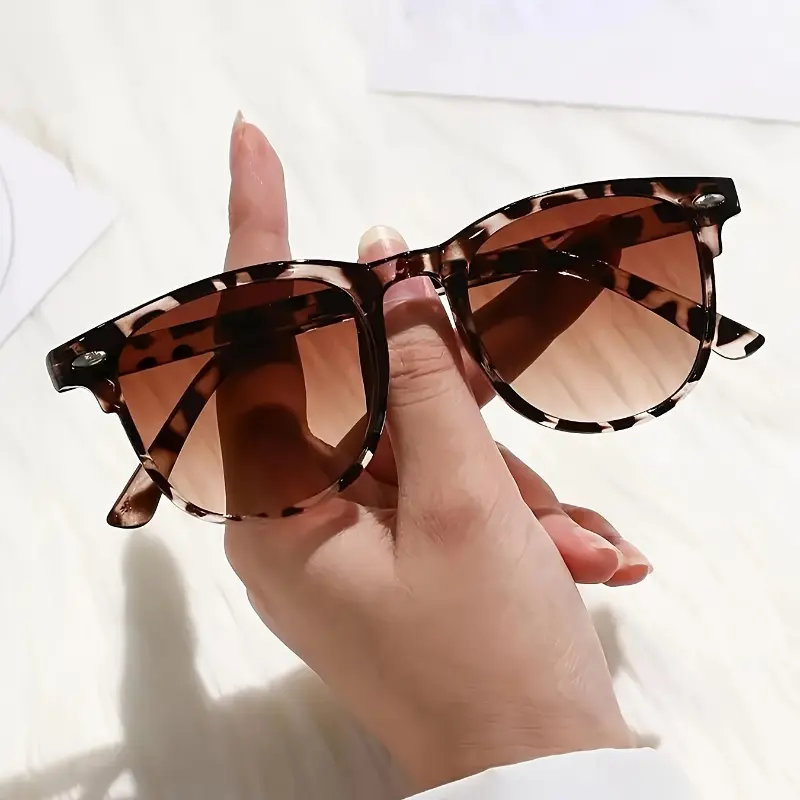 Product Introduction of Retro Square Fashion Glasses for Women & Men - Casual Gradient Tortoiseshell Shades with Anti-Reflective Lenses, Perfect fors 12