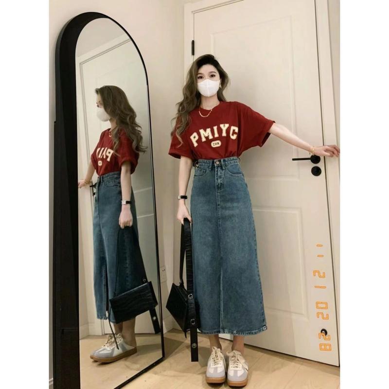 Product Introduction of Bộ Áo Phông Ngắn Tay Màu Đỏ Cổ Điển Thời Trang Phong Cách Instagram Phong Cách Hàn Quốc, Dành Cho Nữ, Thích Hợp Cho Mùa Hè, Hợp Xu hướng Và Thường Ngày, Áo Khoác Cổ Điển Bộ Váy, Bộ Sưu Tập 1833 Người 7