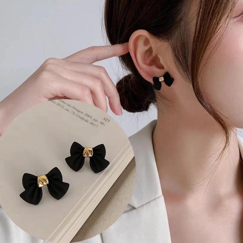 Mimosa.id Hepburn Anting tusuk dengan Desain Ribbon Untuk Wanita 1