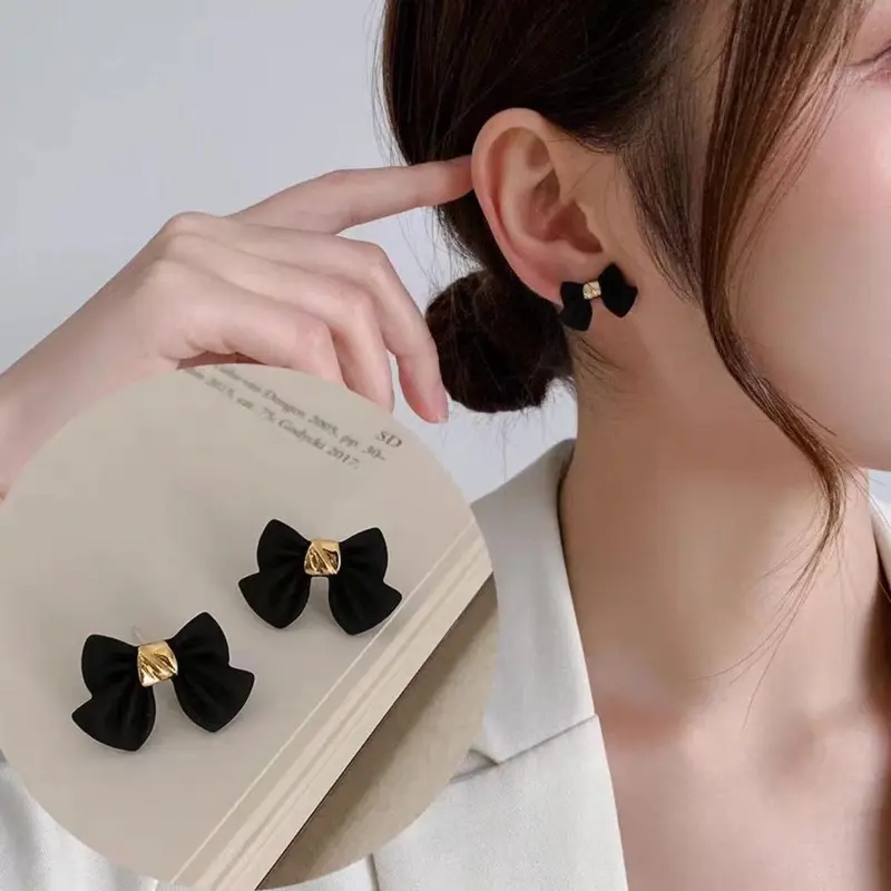 Mimosa.id Hepburn Anting tusuk dengan Desain Ribbon Untuk Wanita 0