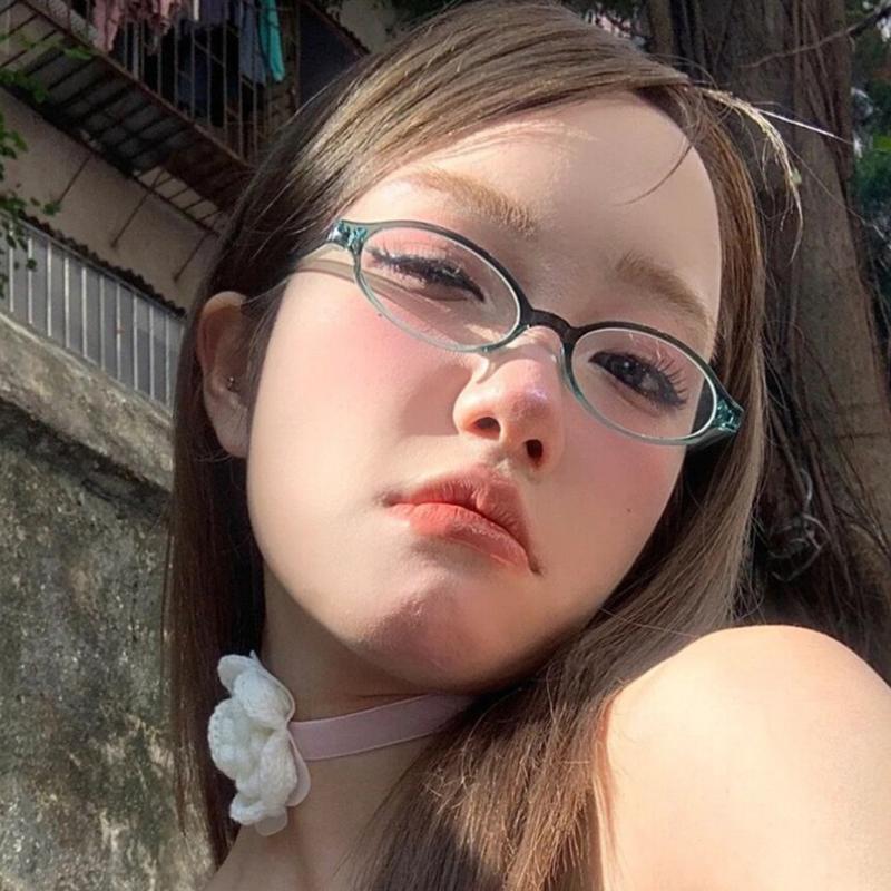 Product Introduction of Oval Shaped Glasses for Women Fashion Narrow Glasses Readers Retro Eyewear Party Favors 32