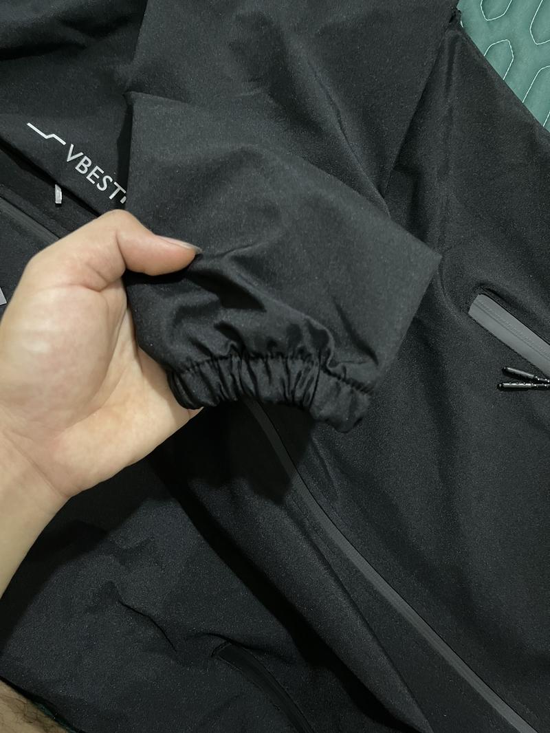 Product Introduction of [ Mua 2 tặng 1 áo Polo] Áo khoác gió tráng bạc chống nước, chống bụi, chống tia uv Nam Menswear Dài Tay Có Túi Jacket 11