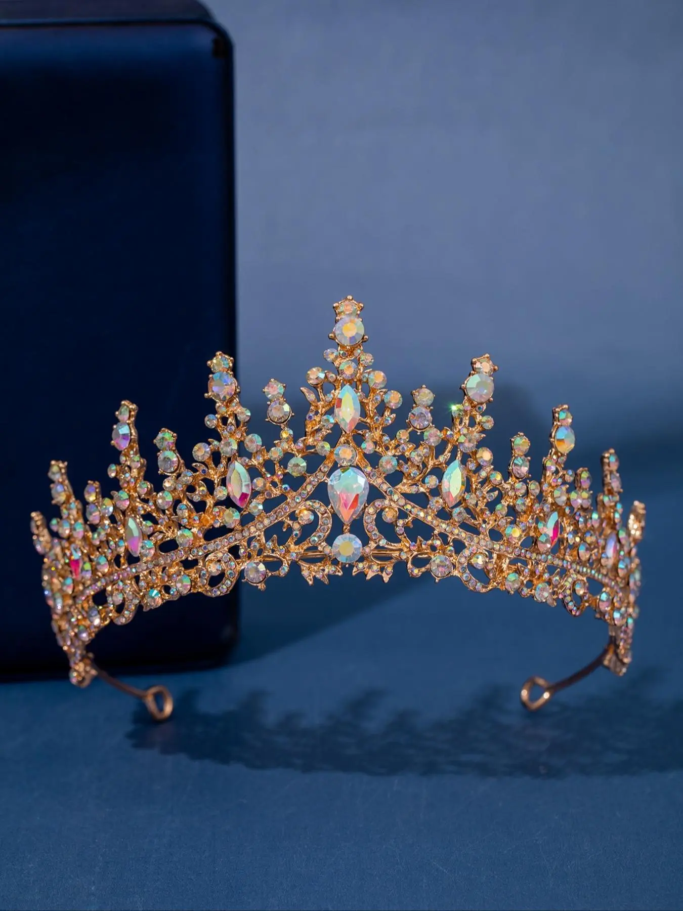 Wedding Crown Design for Women with Artificial Crystal, Rhinestone Princess Tiara for Women, Headband for Wedding Prom Bridal Party Costume