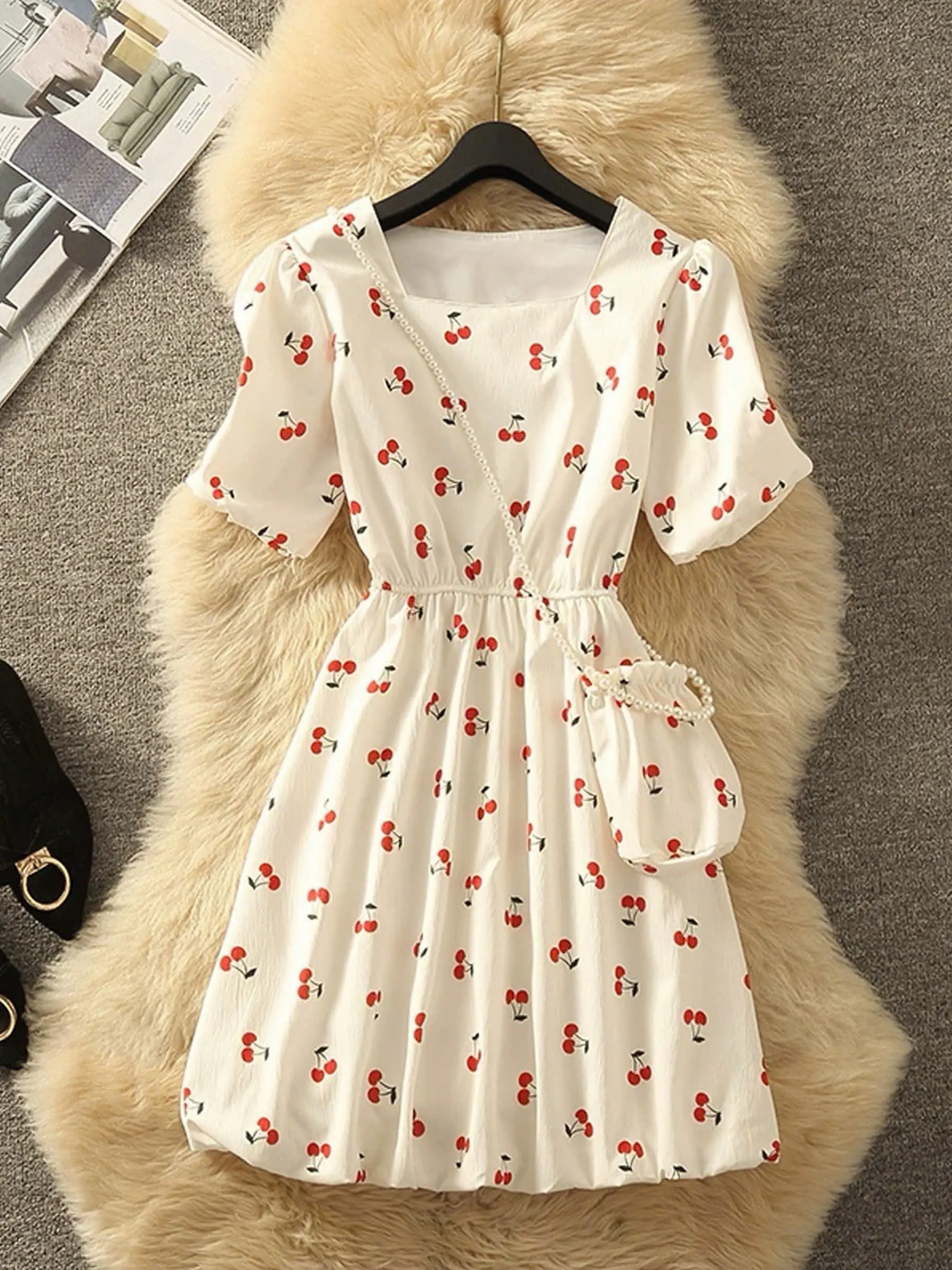 Đầm bí hoạ tiết trái cherry lưng chun kèm túi đeo chéo xinh xắn - [Dam17]
