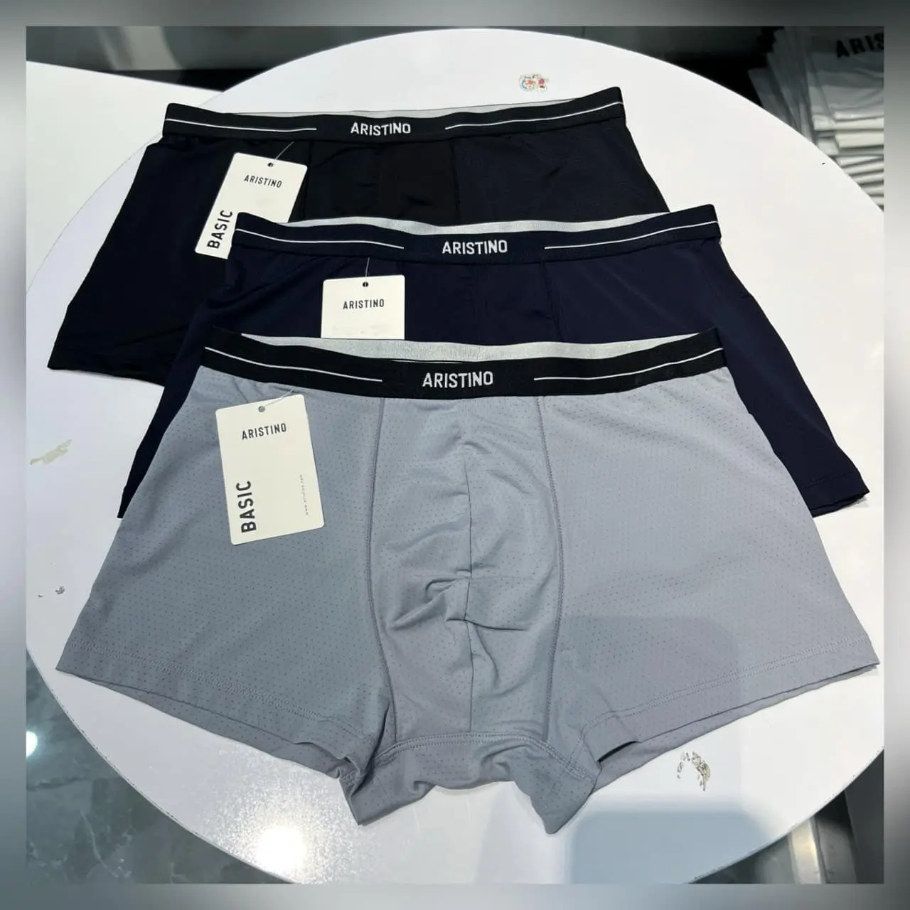 Quần lót nam abx072 [ COMBO 3 CHIẾC + FREESHIP] Quần lót nam dáng Boxer có thiết kế basic, mang tới sự thoải mái, tự tin cho phái mạnh. Quần Boxer