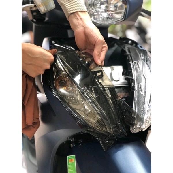 Decal đen khói dán choá đèn pha ô tô, xe máy...Decal 3 lớp, có sẵn keo. Nhãn dán tem.