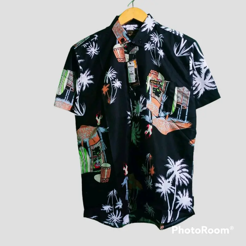 kemeja motif gubuk hitam lengan pendek Katun Surfing Pria 0