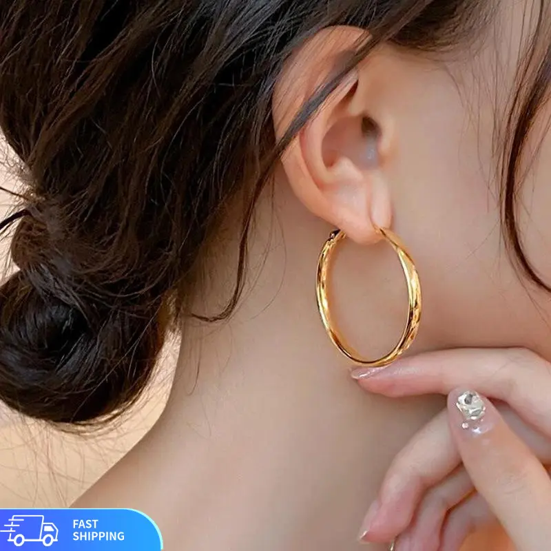 Khuyên Tai Tròn Kim Loại, Phong Cách Pháp, Hàng Mới Về 2023, Phổ Biến Của Phụ Nữ, Thiết Kế Đơn Giản, Độc Đáo Và Thanh Lịch Women Móc Khoá
