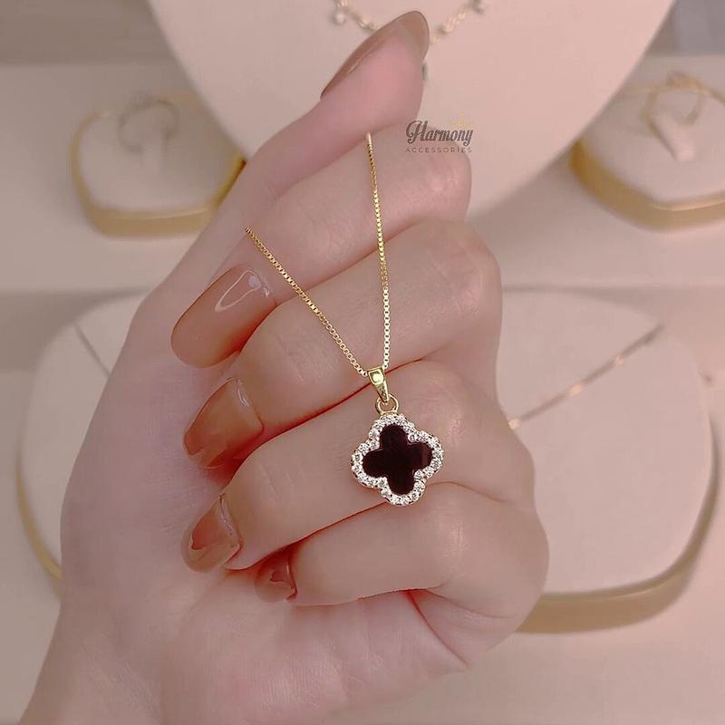 Dây chuyền nữ vòng cổ bạc 925 cỏ 4 lá 2 màu trắng và đen trên cùng 1 mặt Doris | TRANG SỨC BẠC HARMONY VC127