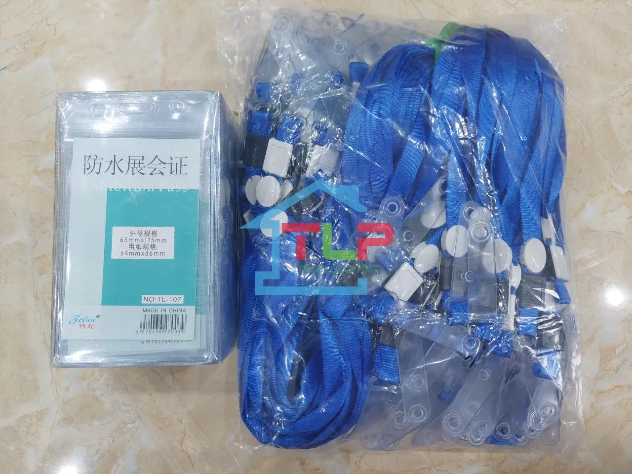 SỈ 50 BỘ THẺ ĐEO NHÂN VIÊN 107 (DỌC, KT 65*115mm) + dây đeo thẻ lụa móc nhựa các màu(LOẠI ĐẸP)