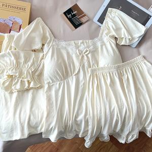 Set Pakaian Ruang Tidur Musim Panas, untuk Wanita, Bahan Tencel-Kapas, Lengan Pendek, dengan Bra Terbina Dalam, Rekaan Bercetak / mengukir timbul, 3 Keping, Selesa Bernafas, Sesuai untuk Relaksasi Rumah, Pemulihan Bersalin dan Sesi Yoga Ringan