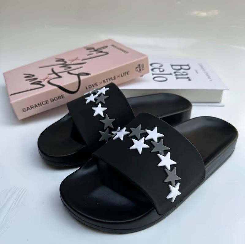 Dép quai ngang Ngôi Sao Đen Trắng chất liệu cao su cao cấp chống nước,chống trơn trượt bản đế cao su đúc 3 phân kiểu dáng xu hướng bắt trend dành cho boy girl phố_dép quai ngang nam nữ đẹp 2024