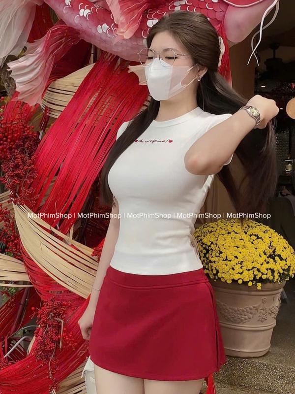 ÁO THUN NỮ THÊU CHỮ ME MY SELF AND I FORM NHỎ ÔM GỌN 4