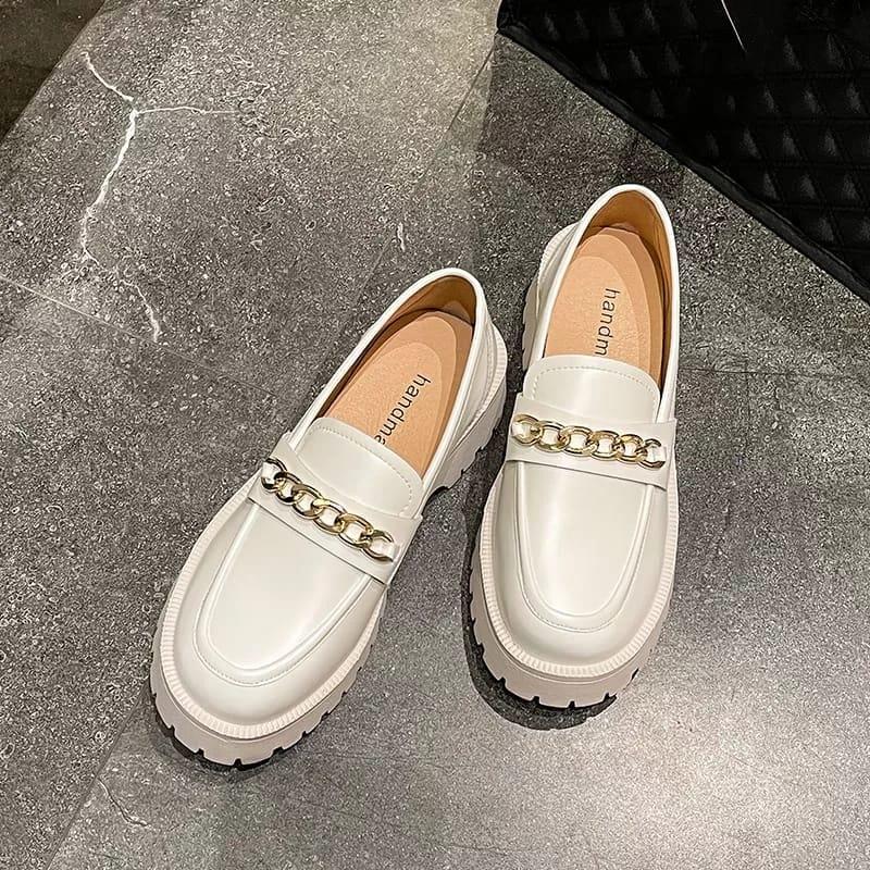 FMS- Sepatu Wanita Loafers Rantai Besi ''CLAUDIA'' Black And White Glosy PREMIUM B277 5
