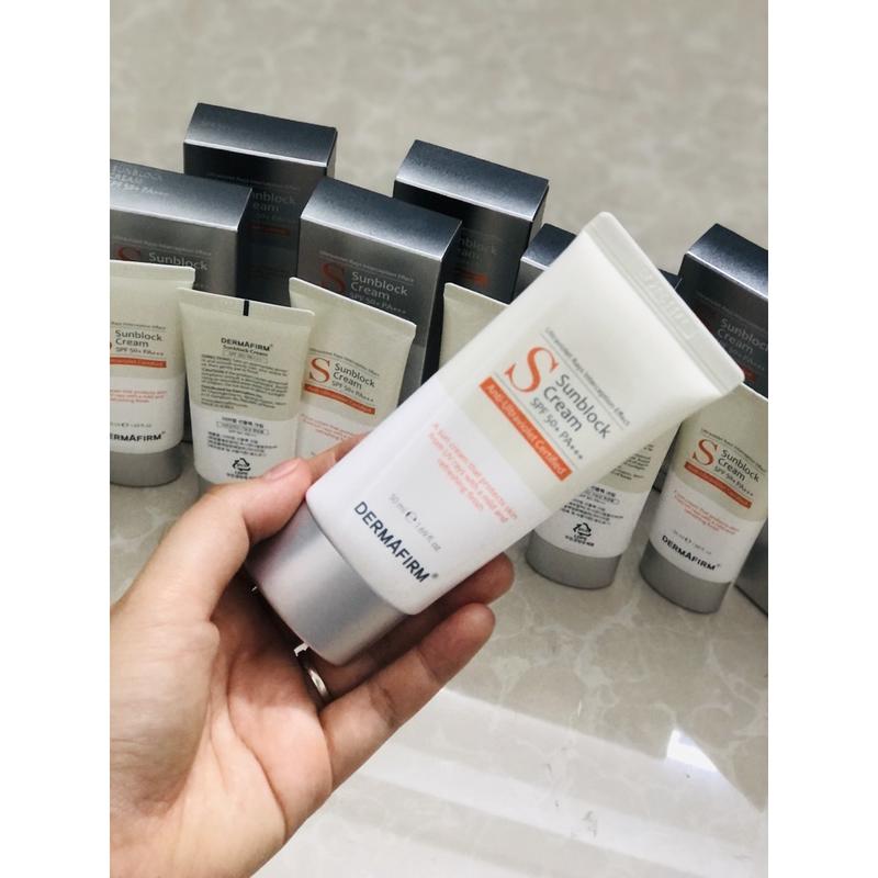 Product Introduction of [HÀNG CÔNG TY] KEM CHỐNG NẮNG DERMAFIRM SUNBLOCK CREAM SPF 50+ PA+++ cho da khô, dầu, mụn nhạy cảm 50ML - BS HỒNG ĐÀO 68