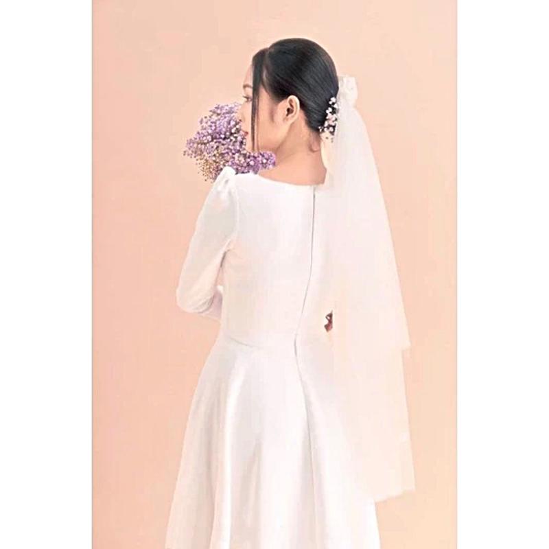 váy cưới trắng xoè dài, tay dài đính cúc vải kín đáo sang trọng Đám cưới Cổ thuyền Thanh lịch Đầm dài 4