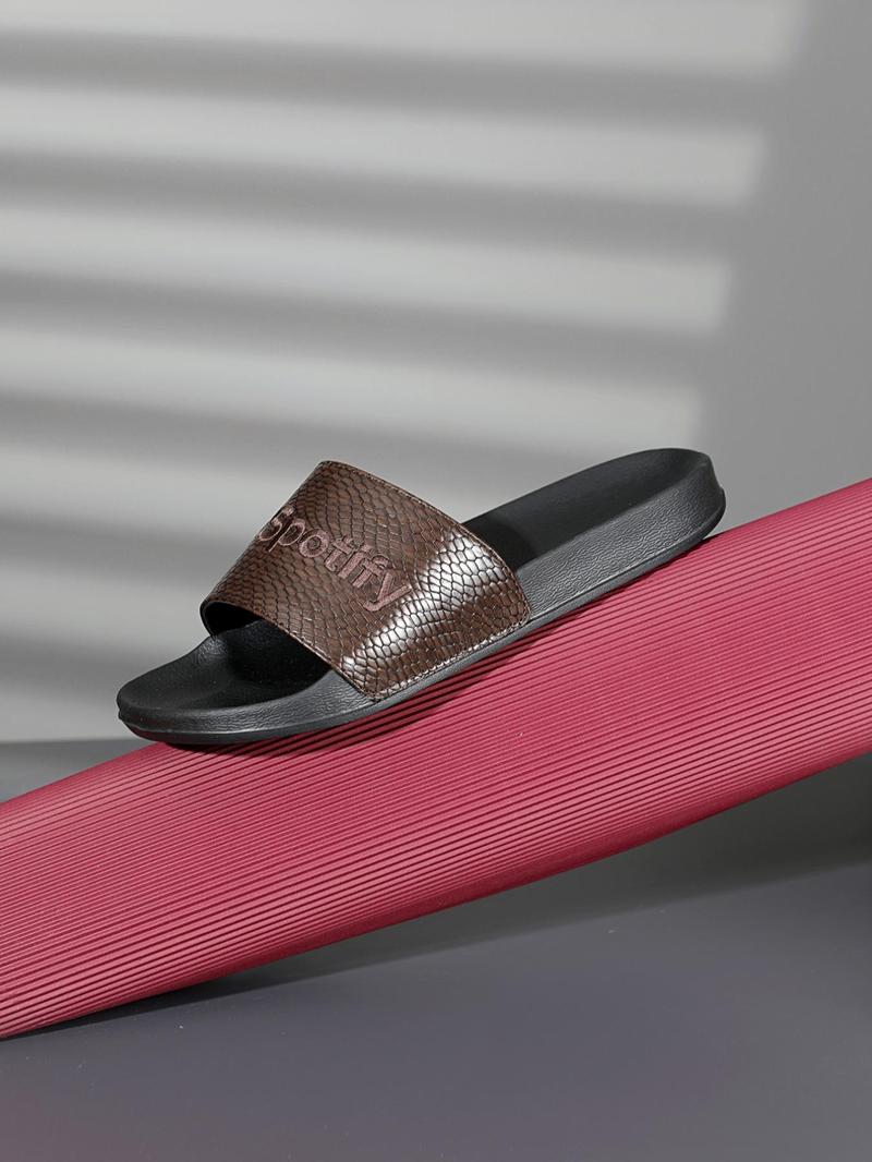 Product Introduction of Men's Fashionable Geometric Pattern Slides, Casual Comfortable Breathable Non-slip Slippers for Indoor Outdoor Wear, Male All-match Round Toe Slippers for Daily Wear, Walking Shoes 6