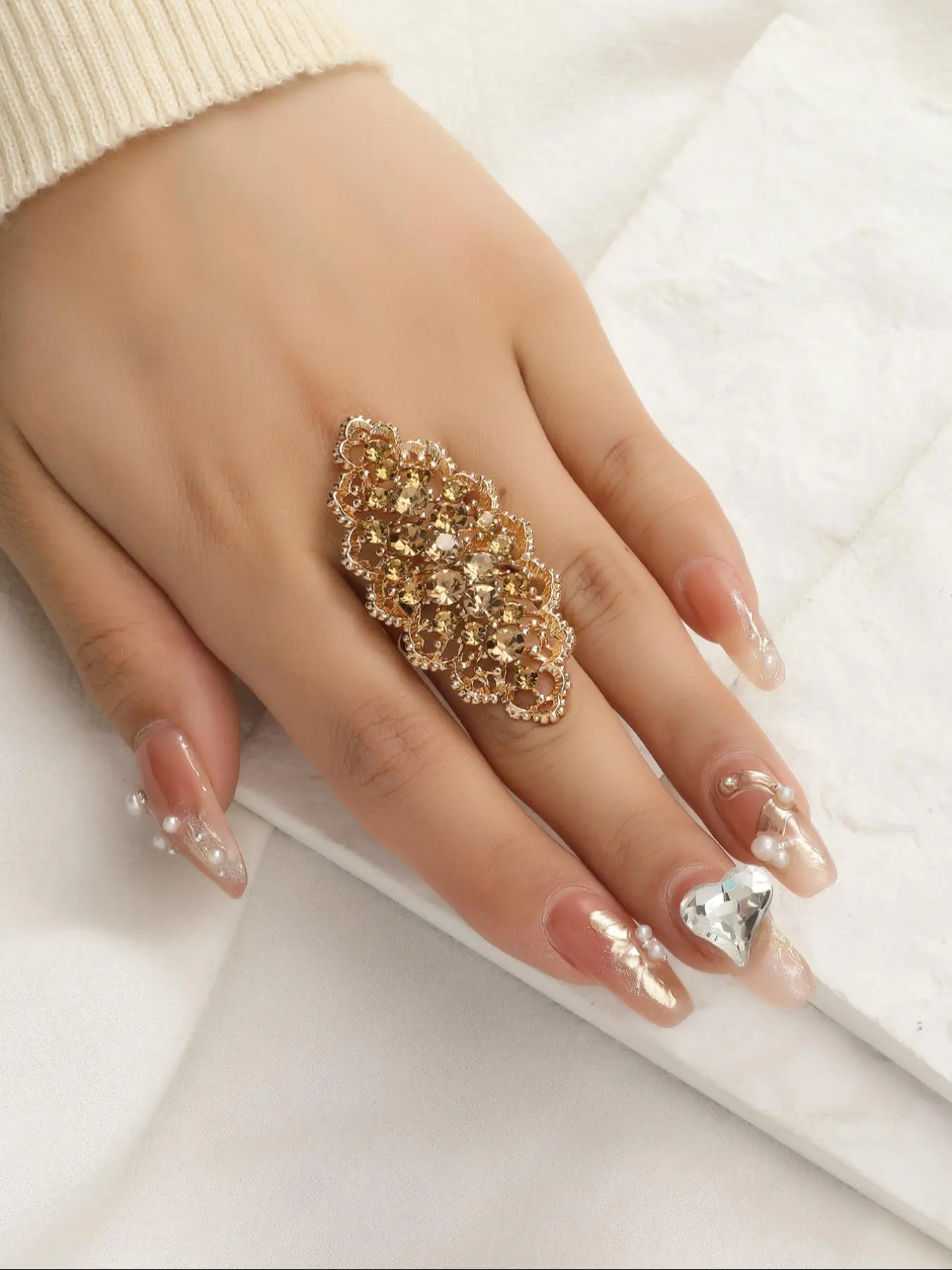 Elegant Rhinestone Decorated Hollow Out Design Cuff Ring, Exquisite Trendy Ring, Fashionable Jewelry for Women As Gift
