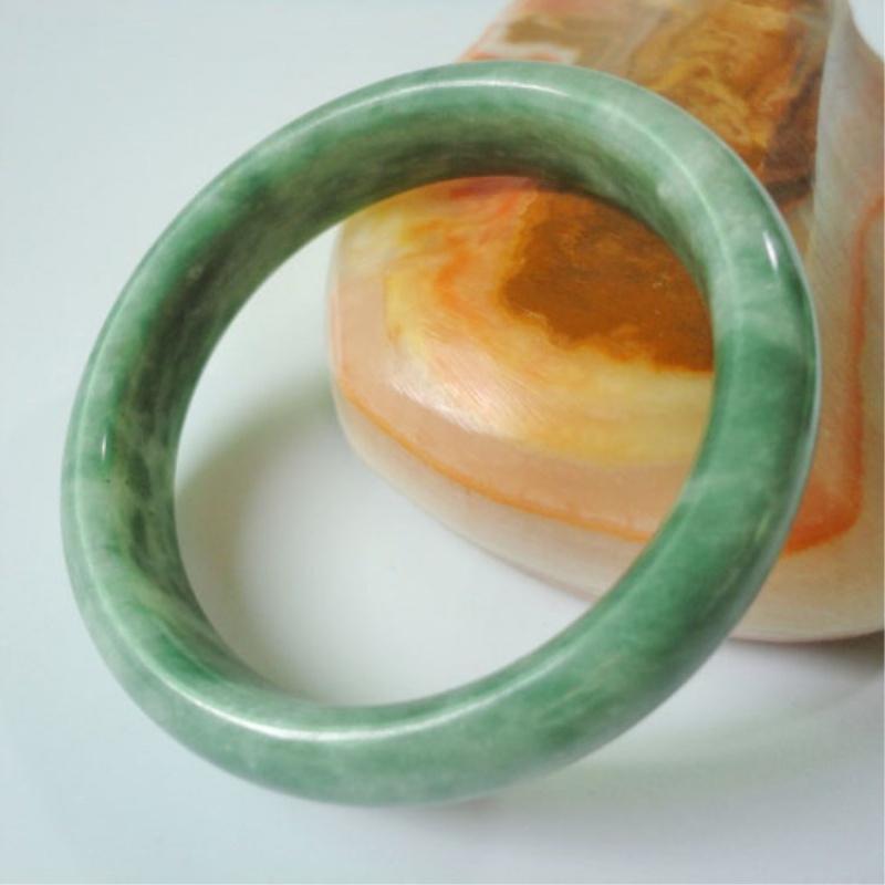 Product Introduction of Vòng Tay Ngọc Bích Cho Nữ, Làm Bằng Ngọc Bích Xanh Quý Châu, Có Màu Ngọc Bích 1