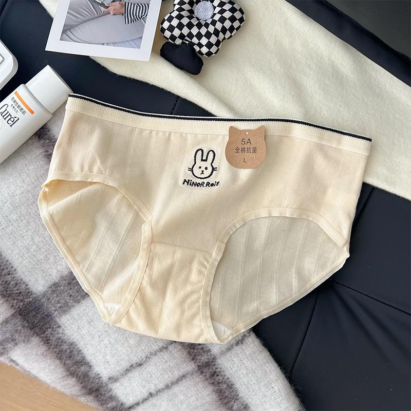 Product Introduction of Cotton Antibacterial Underwear Comfortable and Soft Student Middle Waist Cotton Underwear Female 6