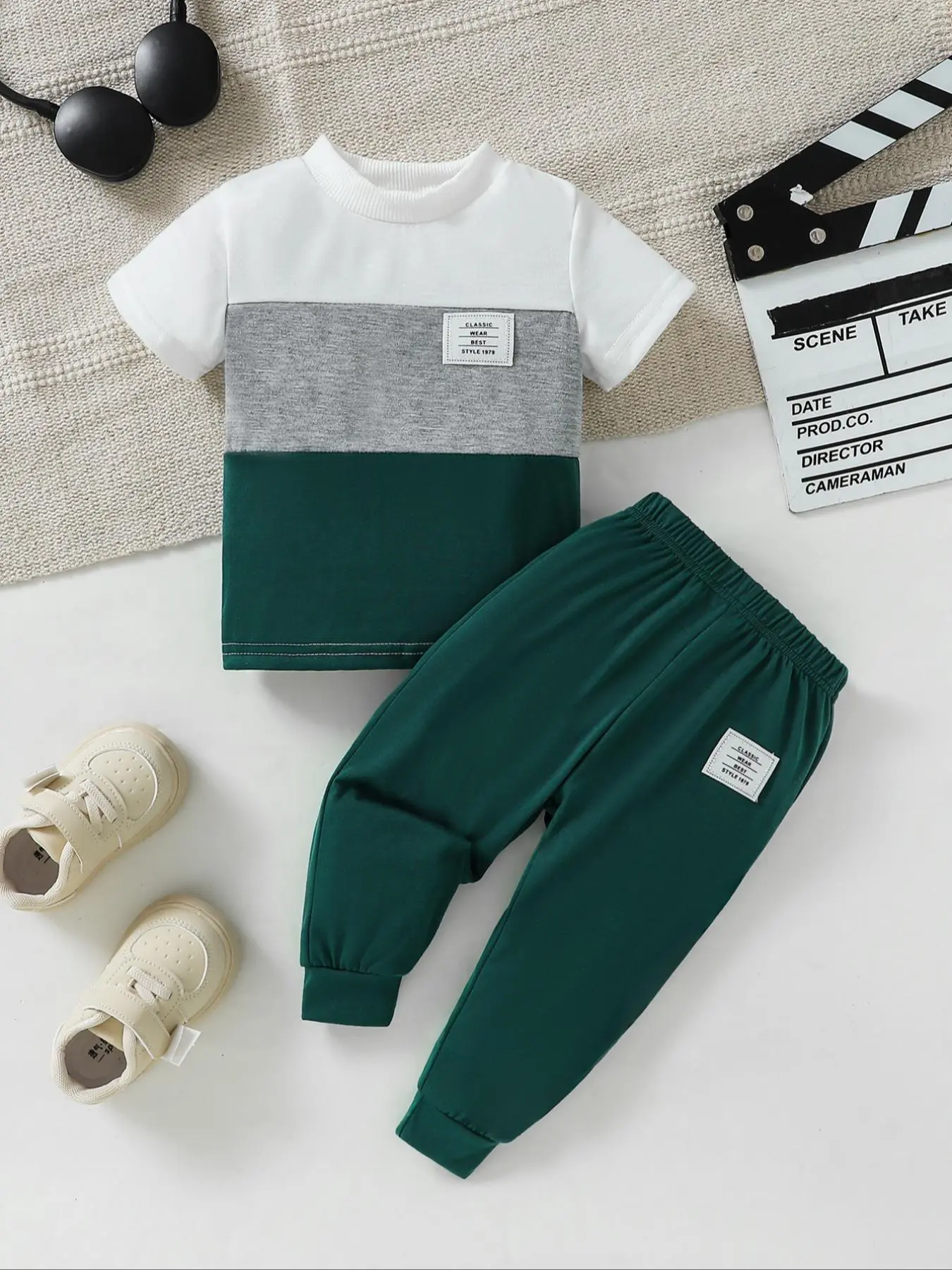 Toddler Boy's Colorblock Short Sleeve Tee & Elastic Waist Pants Two-Piece Set, Casual Round Neck T-shirt & Plain Letter Patched Pants, Summer Outfits Clothes for Kids