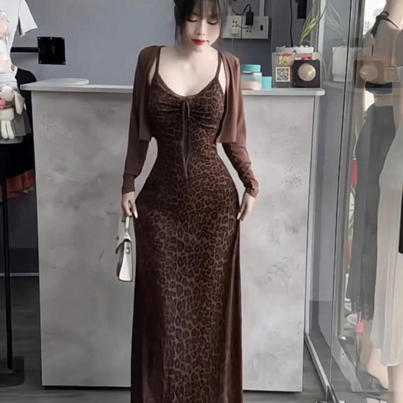 Đầm body gân beo hai dây dáng dài có mút kèm áo khoác xinh xắn , váy ôm gọn tôn dáng cho nàng đi chơi đi dạo phố du lịch