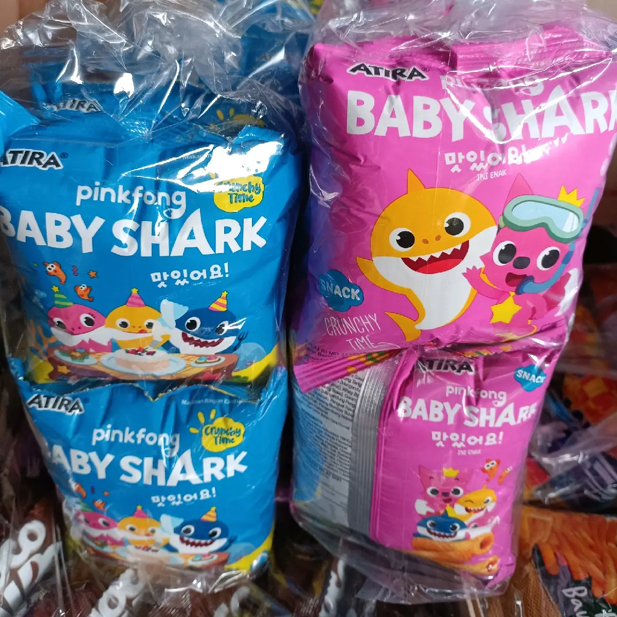 chiki baby shark isi 10 pcs pilihan yang lebih sehat tidak biskuit kue & wafer