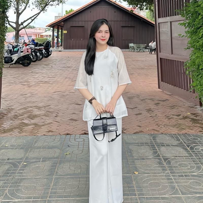 Set Pháp Phục Hoa Thêu Phối Quần Suông 0