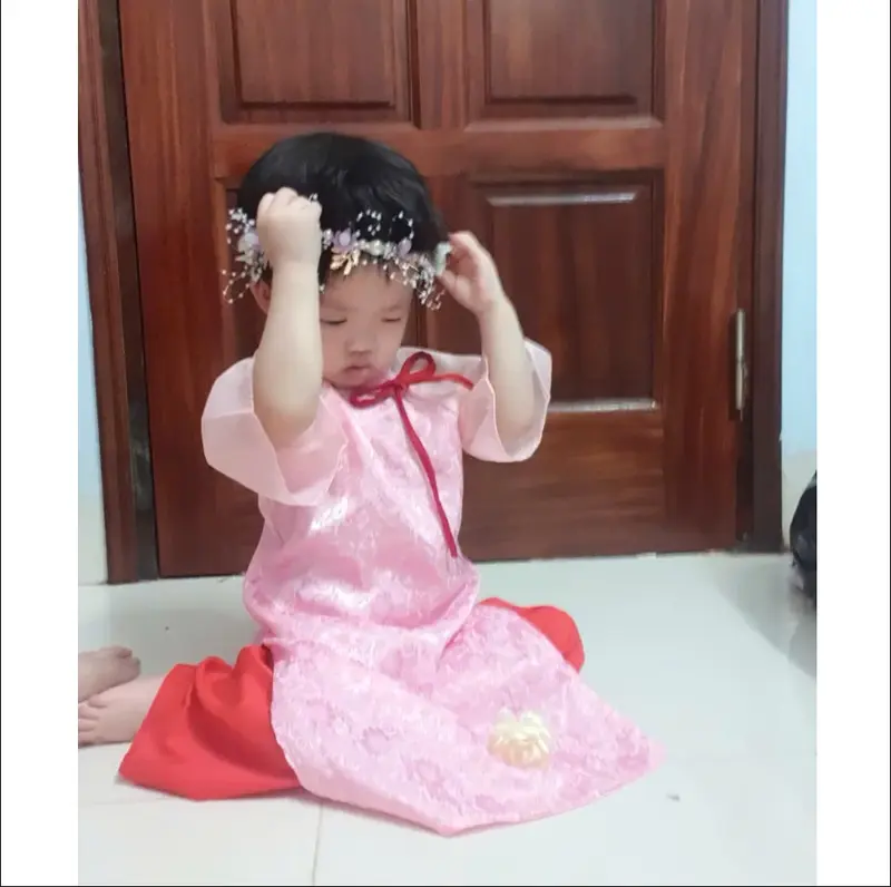 Áo dài gấm hoa cúc bé gái mặc tết mặc đi chơi tặng kèm quần từ 6kg đến 45kg 4