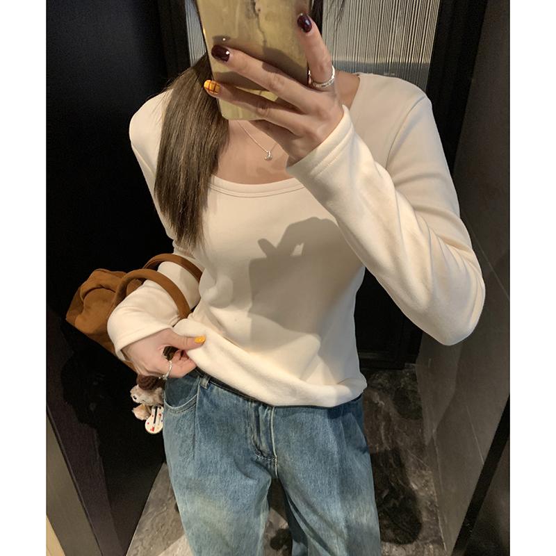 Product Introduction of Women's Basic Style U-Collar Integrated Composite Velvet Bottoming Shirt Autumn and Winter Wild Slim-Fit Thickened Long-Sleeved Top 5