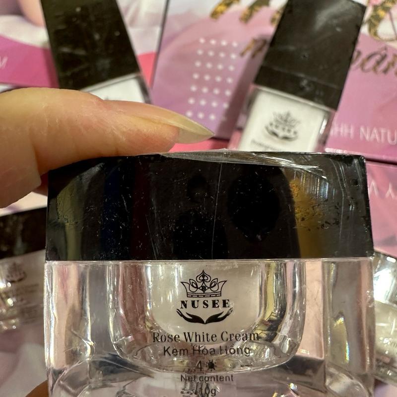  Kem hoa hồng Mẫu cũ chiết phiên bản dùng thử nắp đen Hải quan Dưỡng Ẩm Da Làm Đẹp Da Skincare 