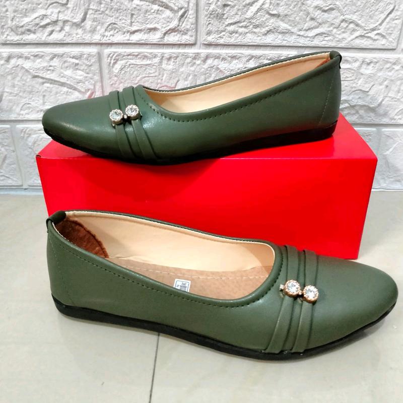 Sepatu Wanita Flatshoes Terbaru 0