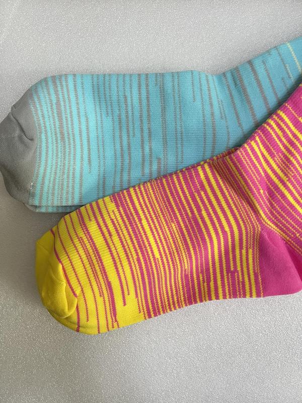 Plus Size 2 Pairs Striped Print Compression Over The Knee Socks, Athletic Running Socks, Soft Comfy Breathable Sports Socks for Women & Men Plus Size Outfits 2024 4