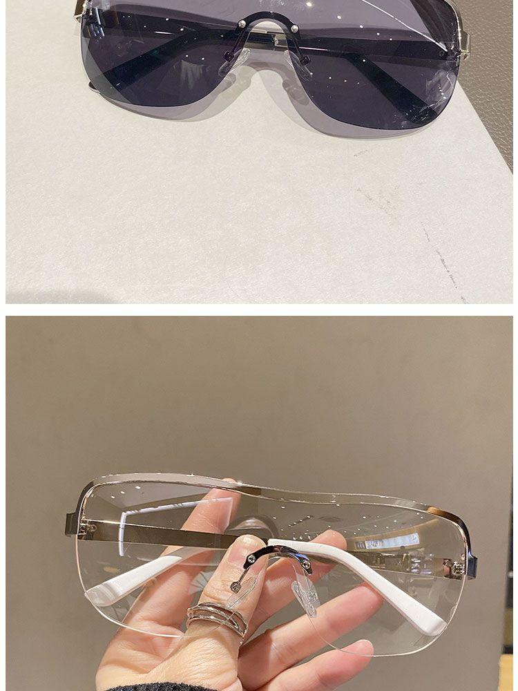 Product Introduction of Day and Night Dual-use Sunglasses for Mountaineering, Cycling, Windproof Sports Sunglasses, High-end Sun Protection Riding Goggles for Women 4
