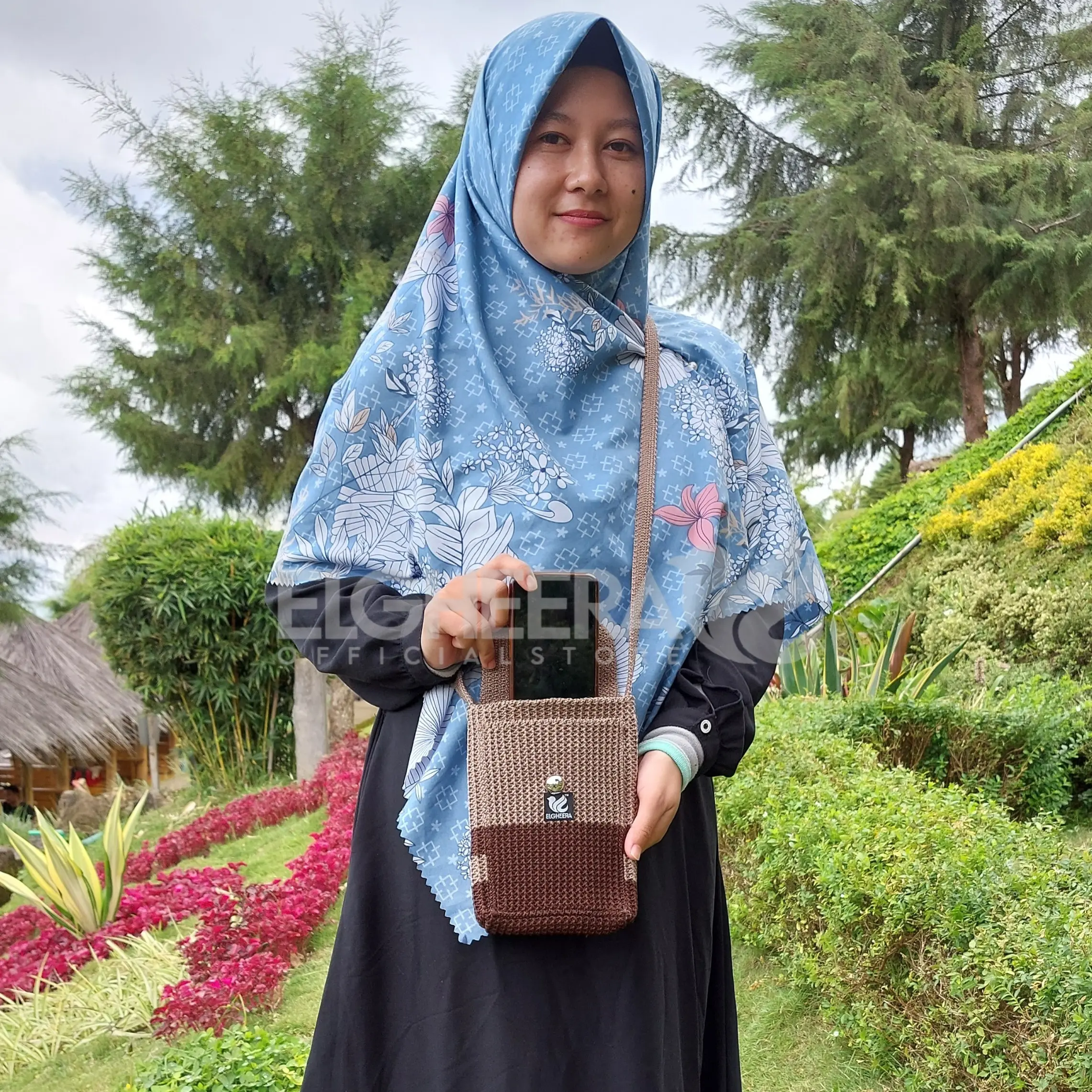 Tas Selempang Rajut 2 ruang two tone 21x16cm Wanita